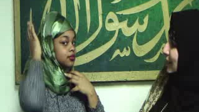 Shannon Says her Shahada (New Muslim)